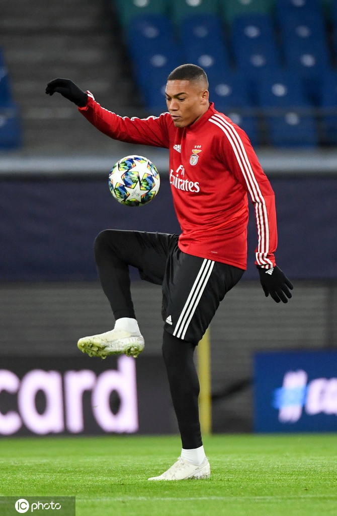 科维托娃迎来五赛季高光表现今夜本菲卡备战欧冠，今晚山东泰山备战CBA季后赛直接炸裂的简单介绍